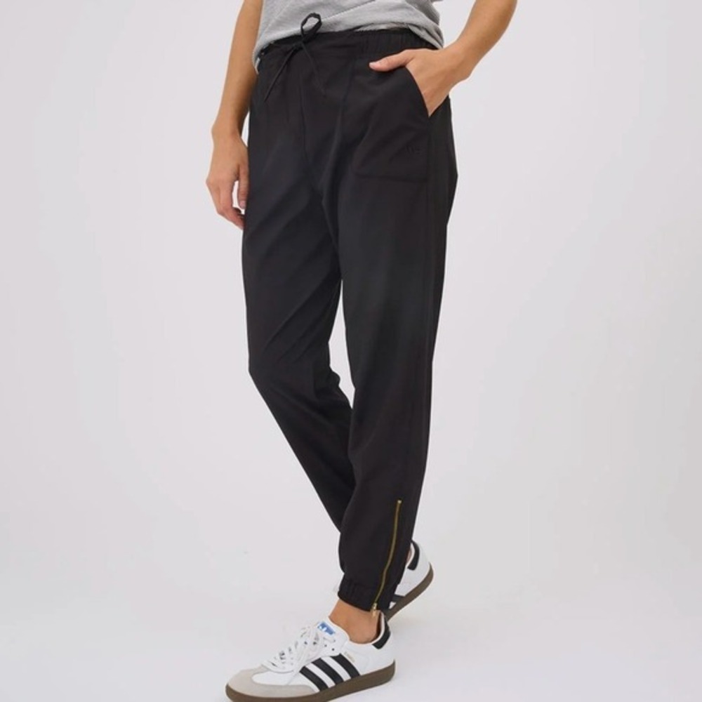 Albion Fit Jetset Jogger Pants Medium Petite Black Ankle Zip Activewear Travel